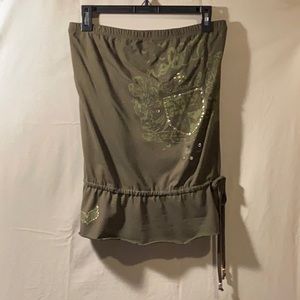 Cute, long halter top w/ built in bralette.